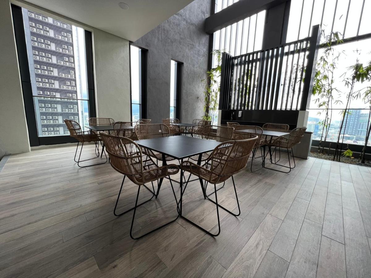 Lucentia Residence Bbcc Lalaport At Kuala Lumpur By Luxe Home Extérieur photo